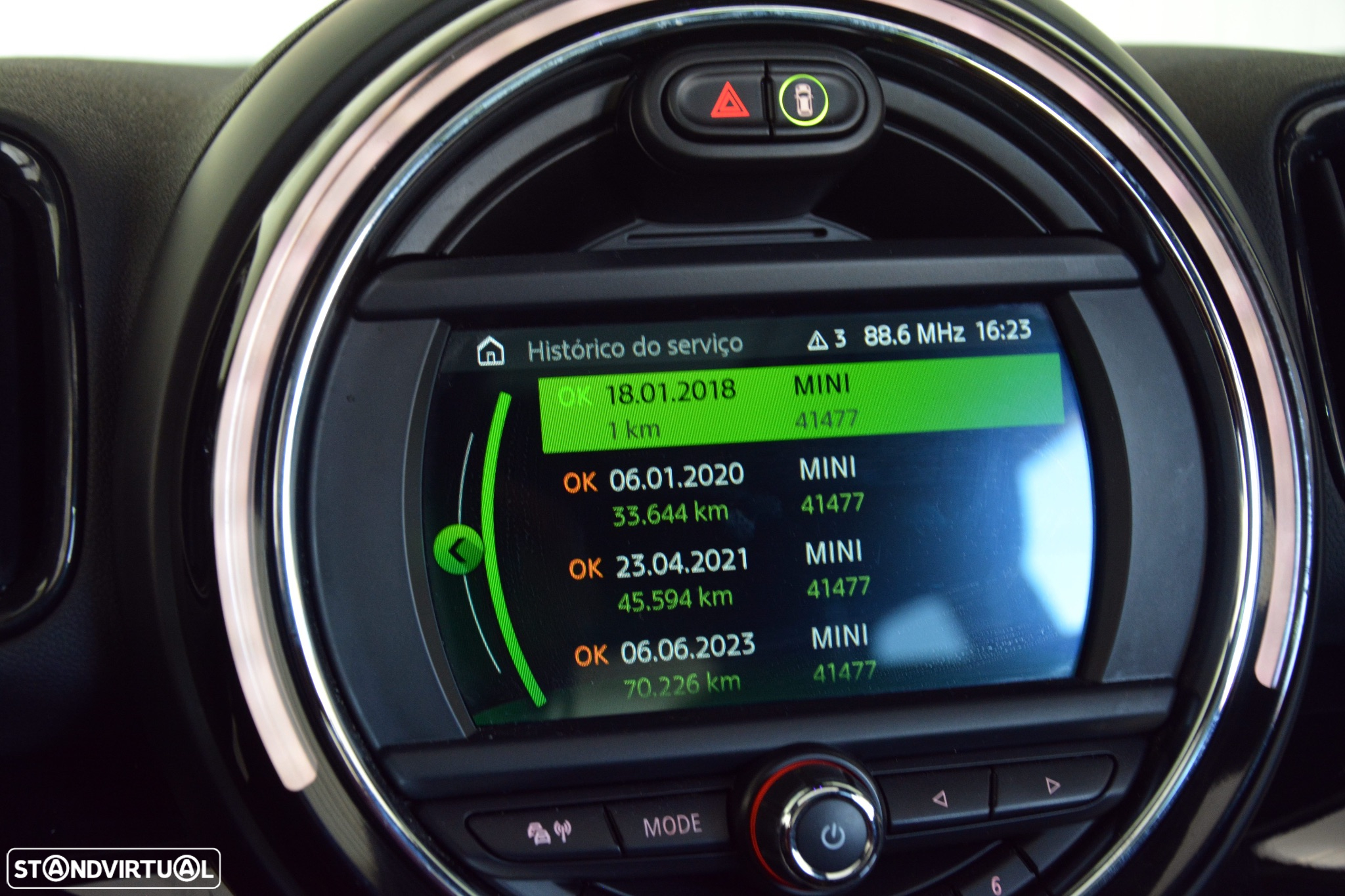 MINI Countryman Cooper SE ALL4 Auto - 32