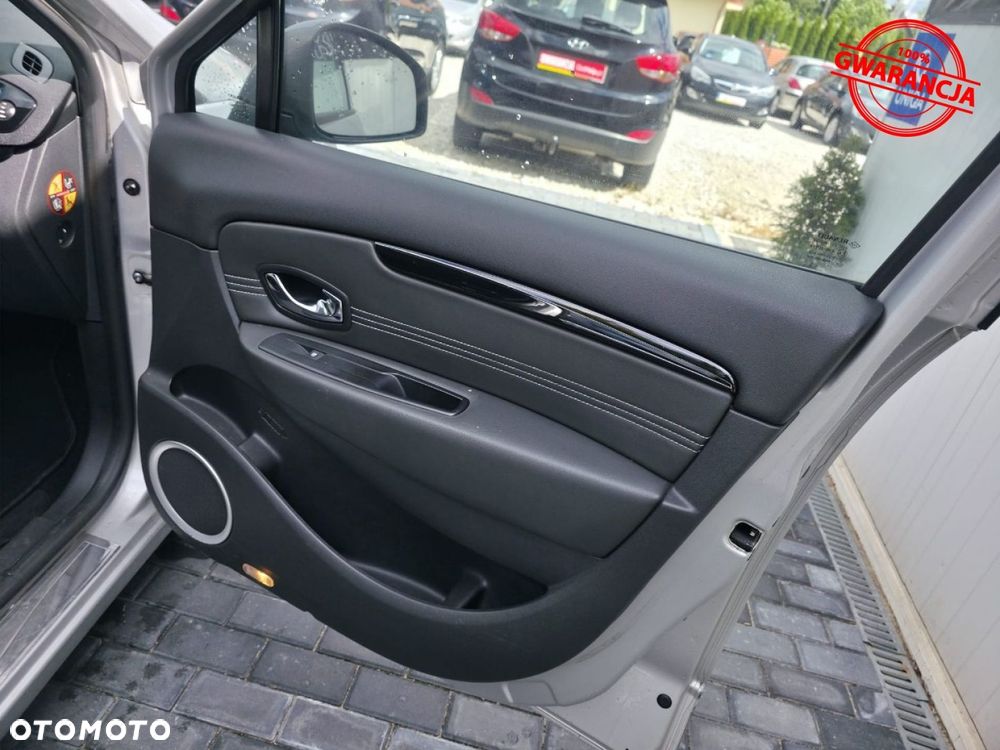 Renault Scenic dCi 110 EDC Paris - 36