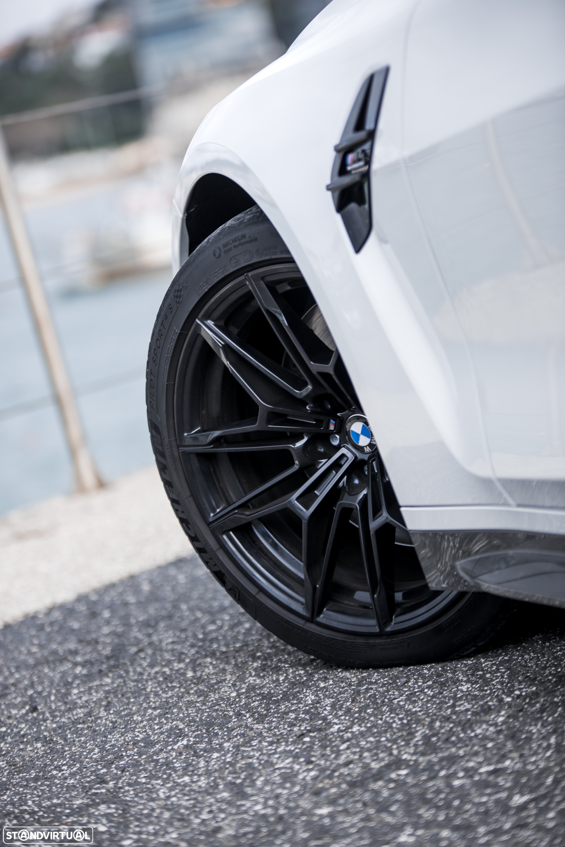 BMW M4 Competition - 12
