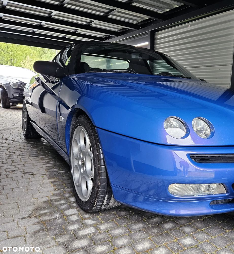 Alfa Romeo Spider - 1