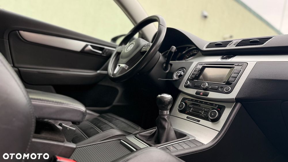 Volkswagen Passat 2.0 TDI BlueMotion Technology Highline - 33