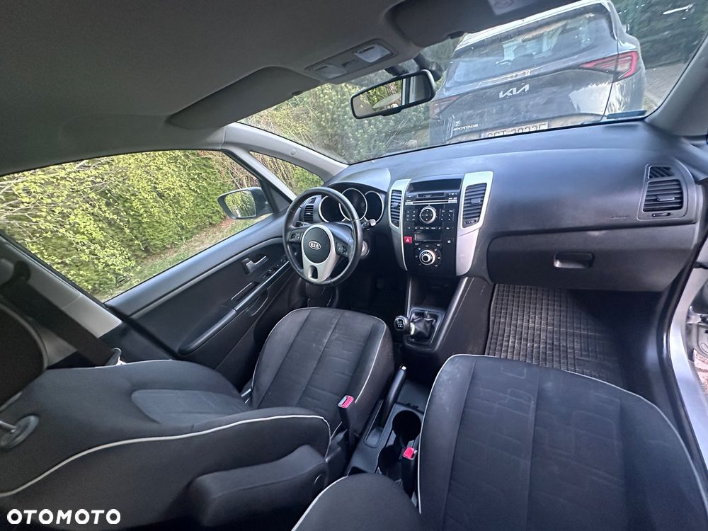 Kia Venga - 24