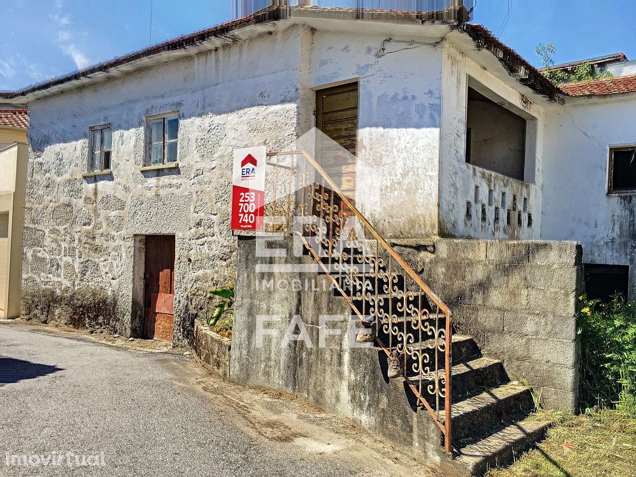 Moradia para restauro em Revelhe - Grande imagem: 2/11