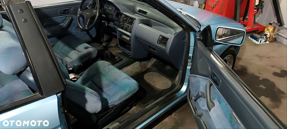 Ford Escort - 7