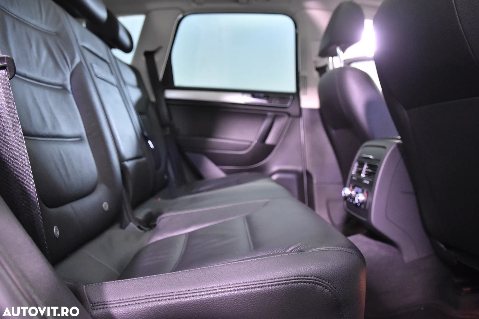 Volkswagen Touareg - 12