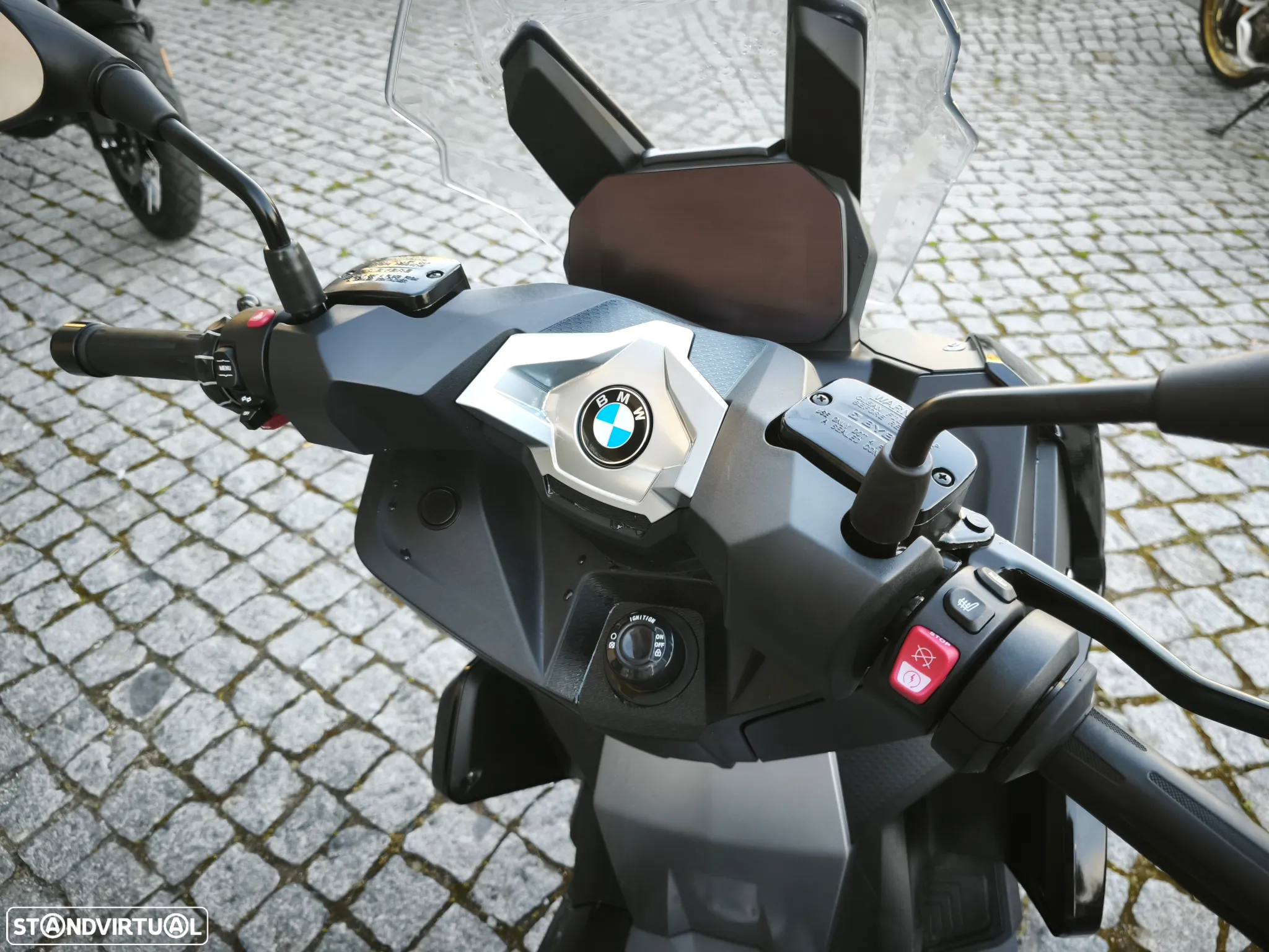 BMW C 400 X Black Scooter - 3