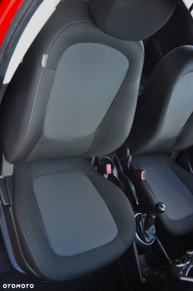 Hyundai i20 1.2 Intro Edition - 27