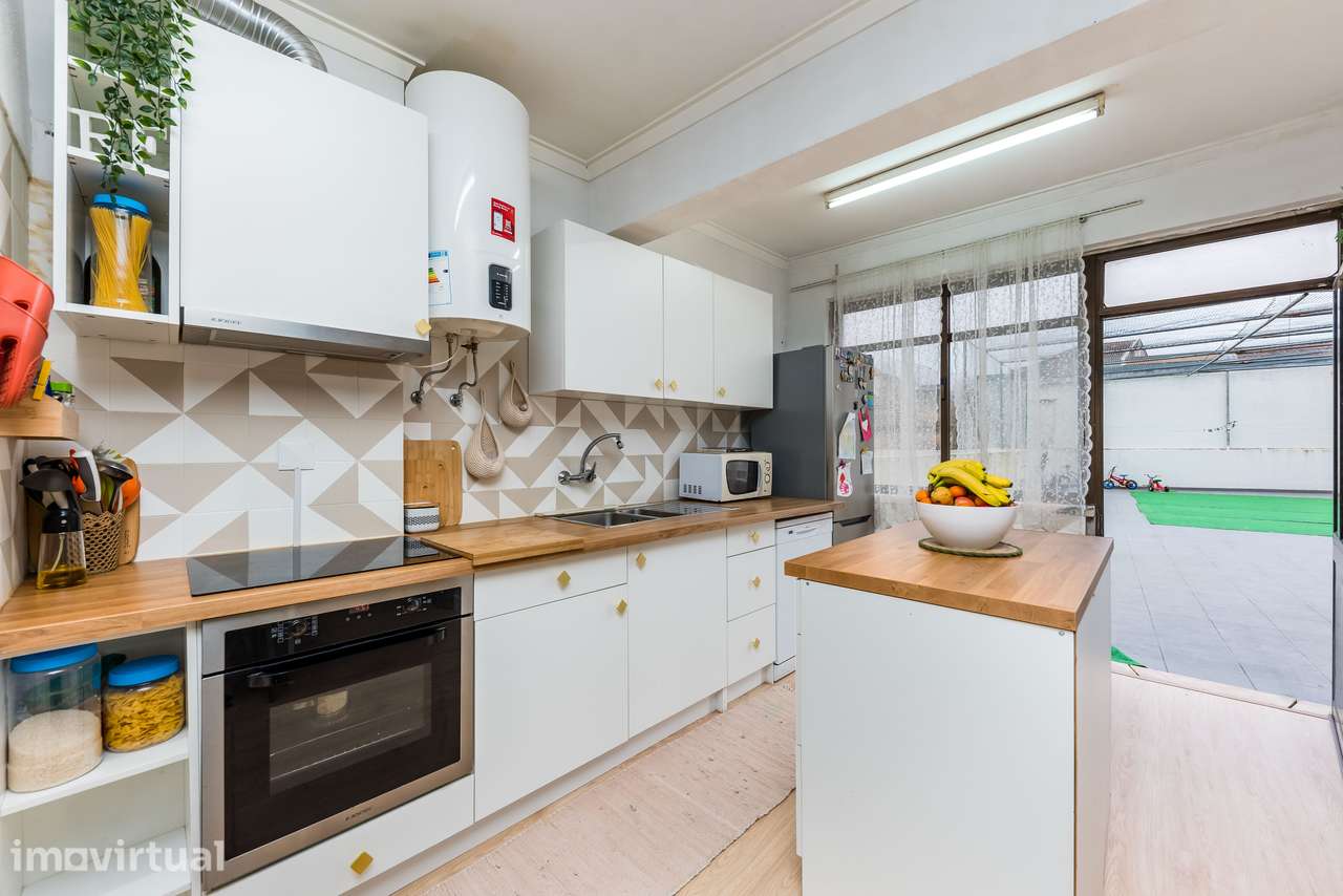 APARTAMENTO T3 | REMODELADO | TERRAÇO 100M2 | CENTRO DE MEM MARTINS - Grande imagem: 2/41