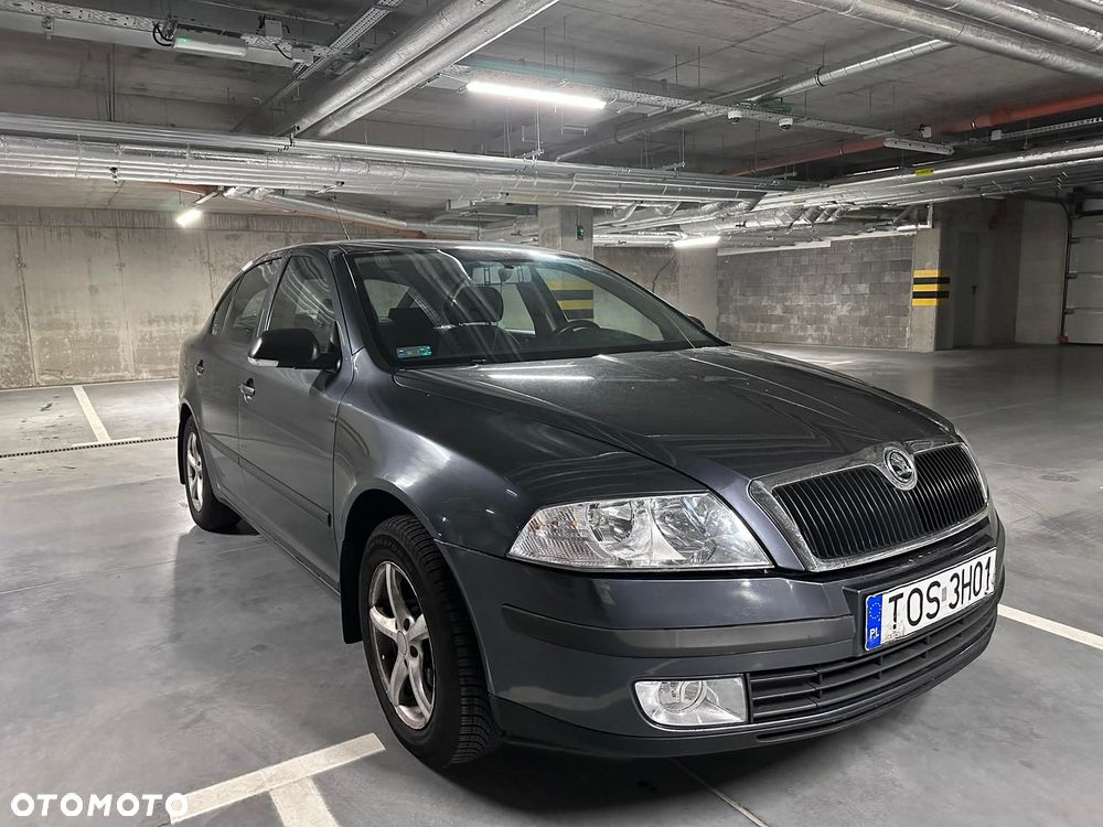 Skoda Octavia 1.6 Ambiente - 4