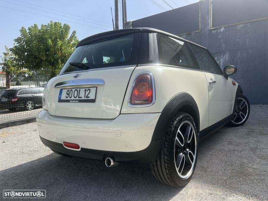 MINI 3 Portas One D - 7