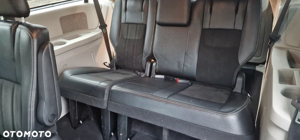 Dodge Grand Caravan - 23