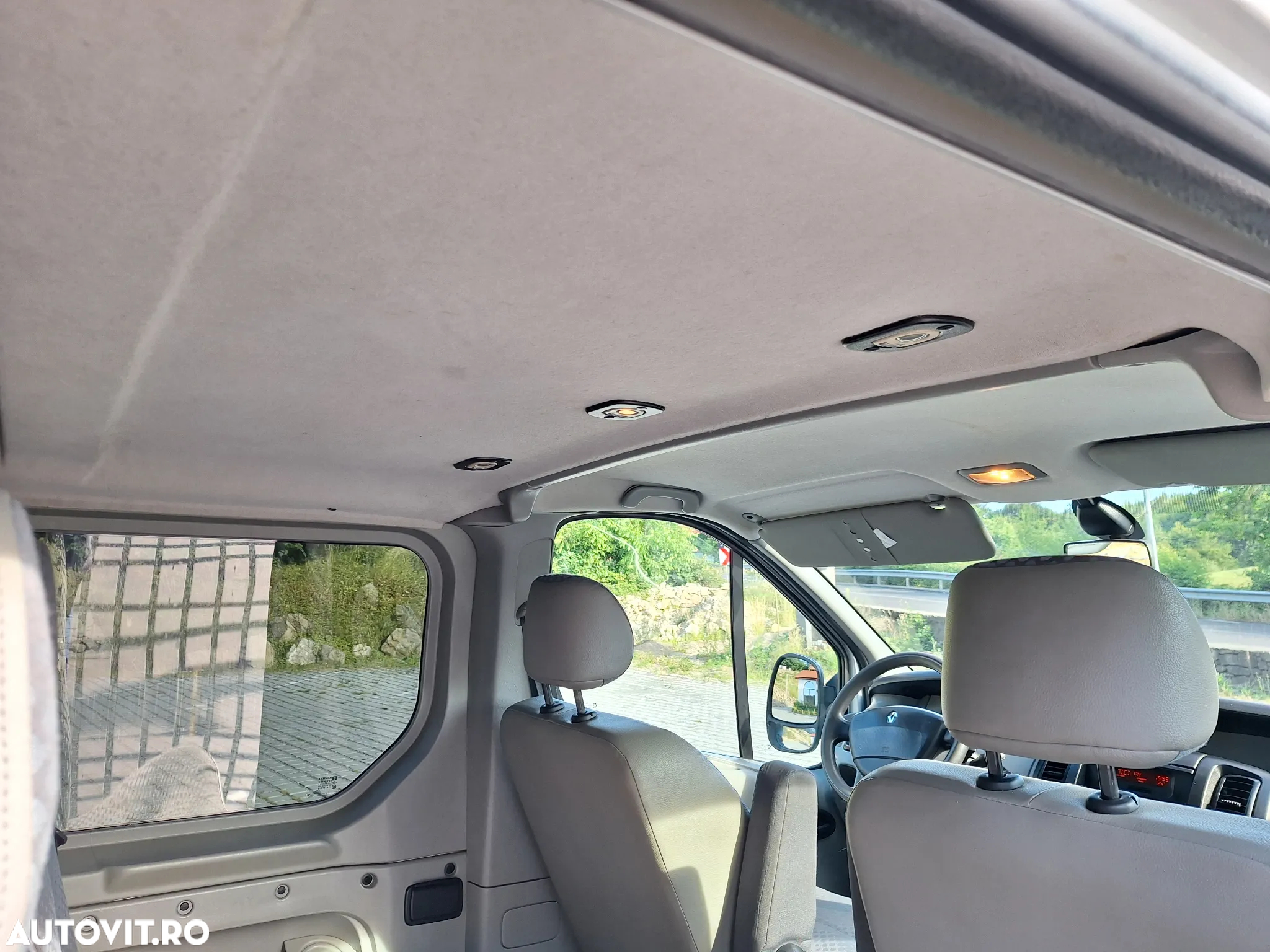 Renault Trafic 2.5 dCi 150 FAP Combi L2H1 Quickshift - 12