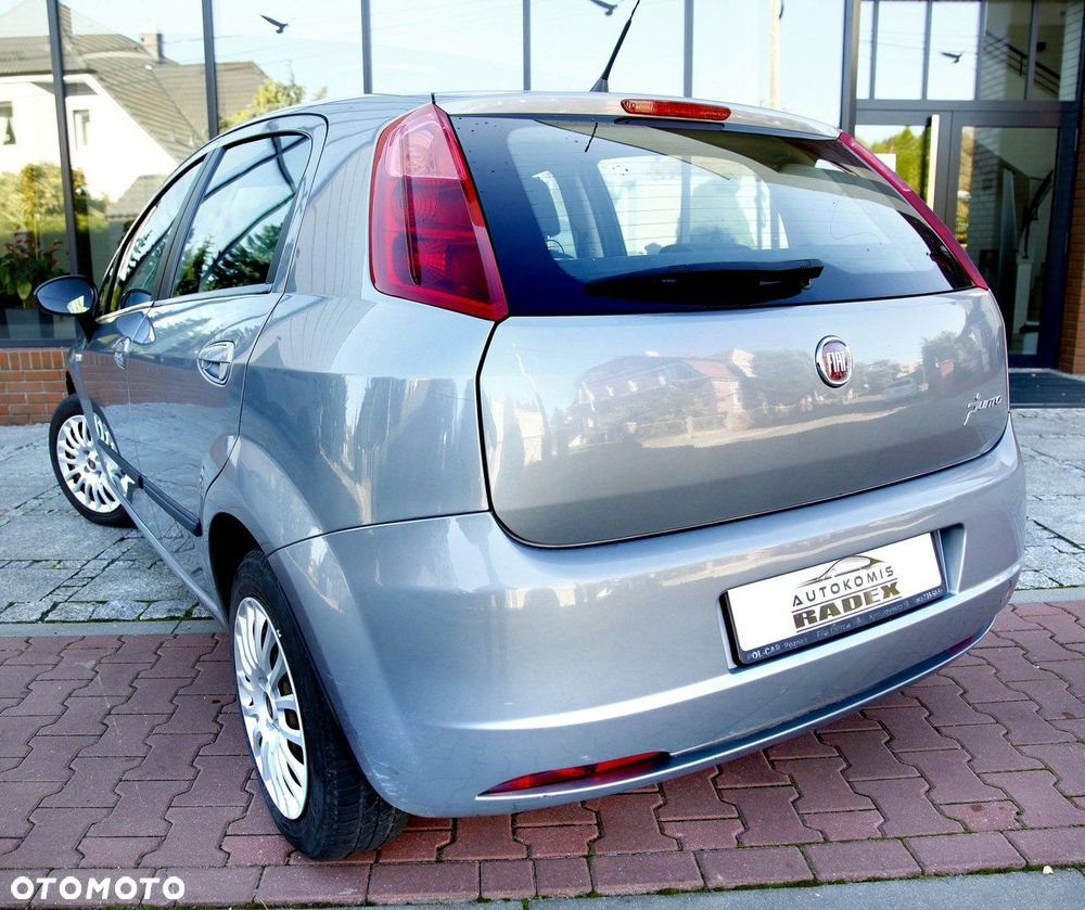 Fiat Punto 1.4 Young - 25