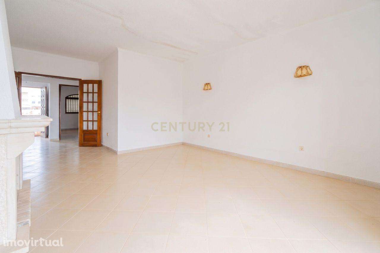 T1 para renovação com 64 m² e varanda de 9 m², Vale de Caranguejo, Tav - Grande imagem: 2/15