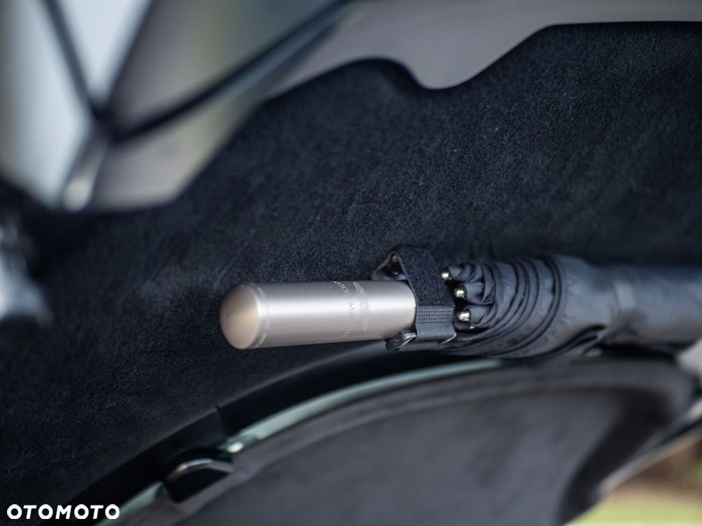 Aston Martin V8 Vantage - 23