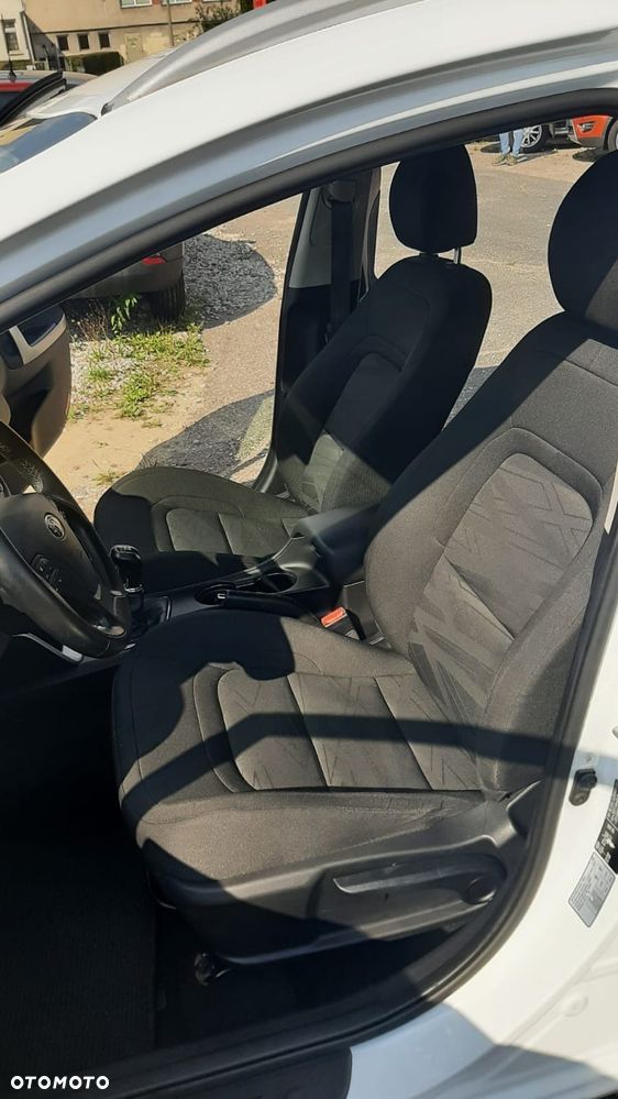 Kia Ceed 1.6 GDI SW Edition 7 - 13