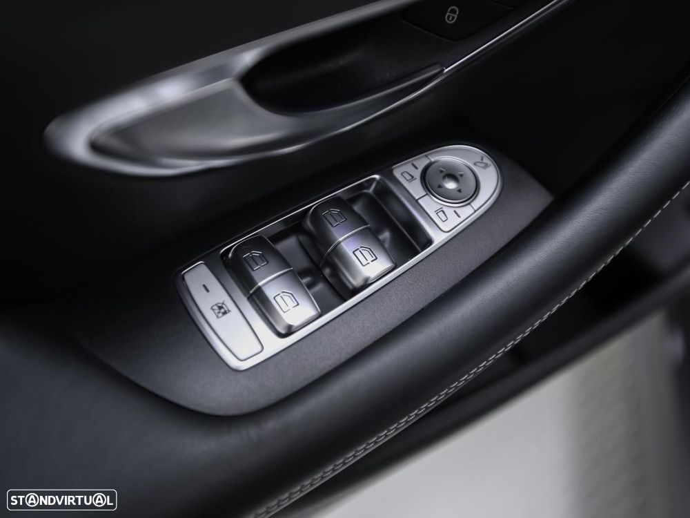 Mercedes-Benz E 53 AMG 4Matic+ - 16