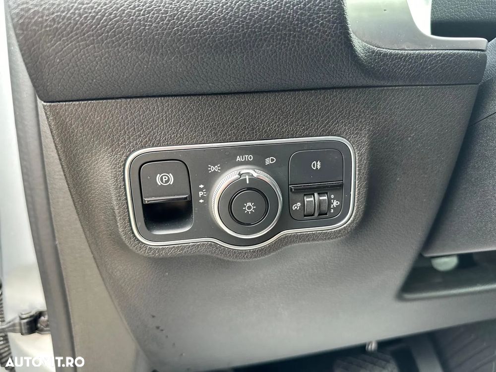 Mercedes-Benz GLB 200 7G-DCT - 34