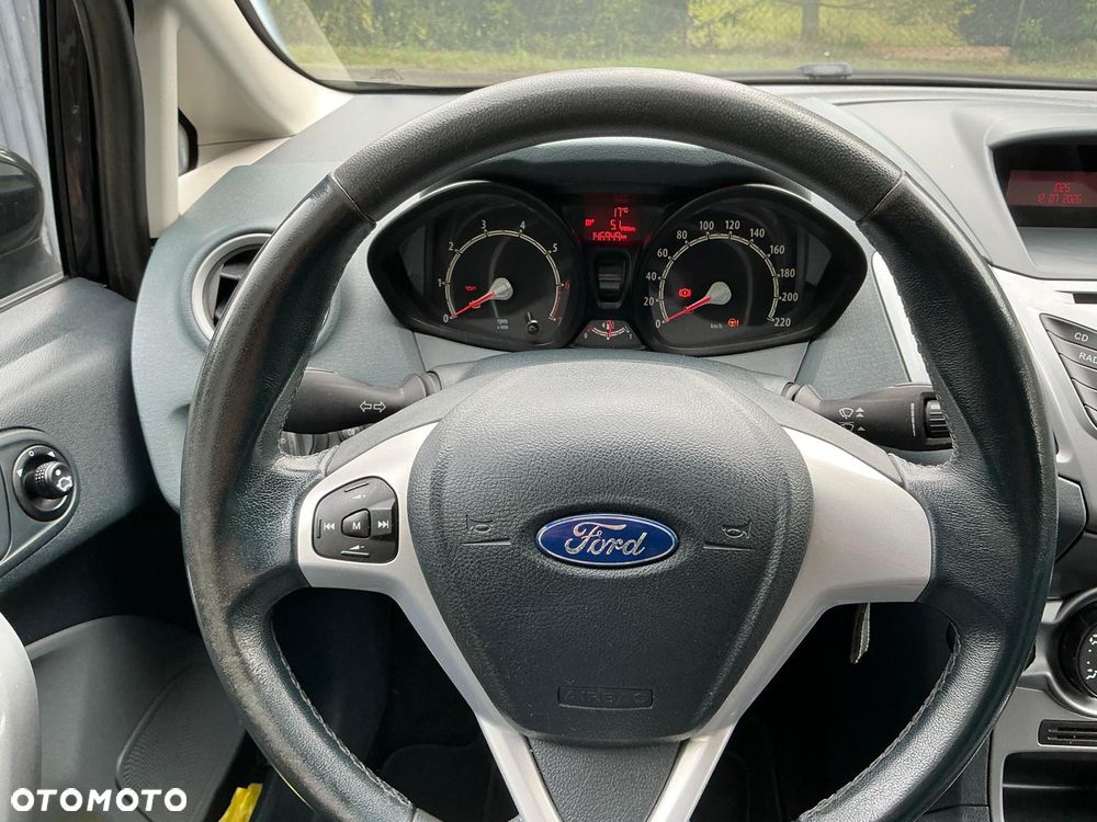 Ford Fiesta - 9