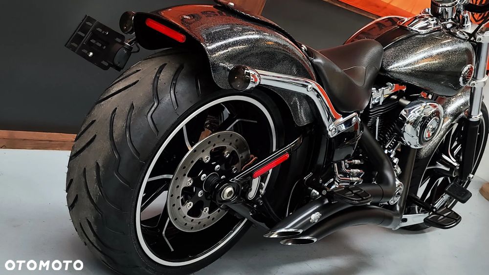 Harley-Davidson FXSB Breakout - 33