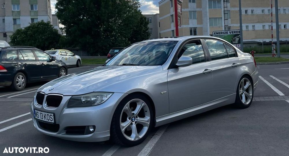 BMW Seria 3 320i - 3