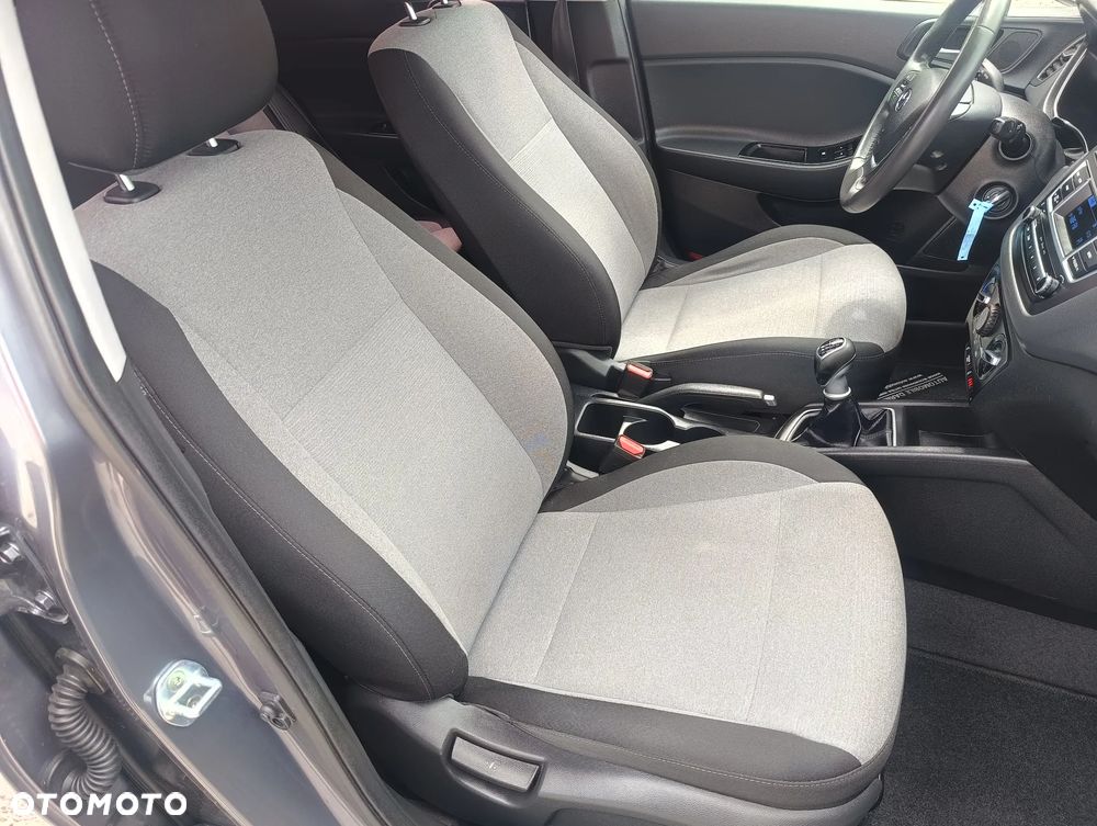 Hyundai i20 1.4 Comfort - 16