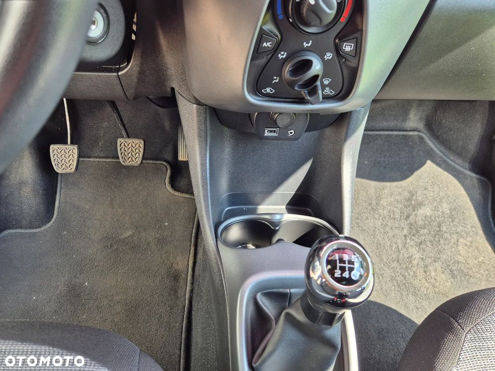 Toyota Aygo x-play - 23