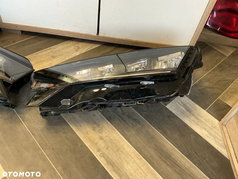 SKODA OCTAVIA IV LAMPY PRZÓD FULL LED KPL 5E4941009 5E4941010 - 6