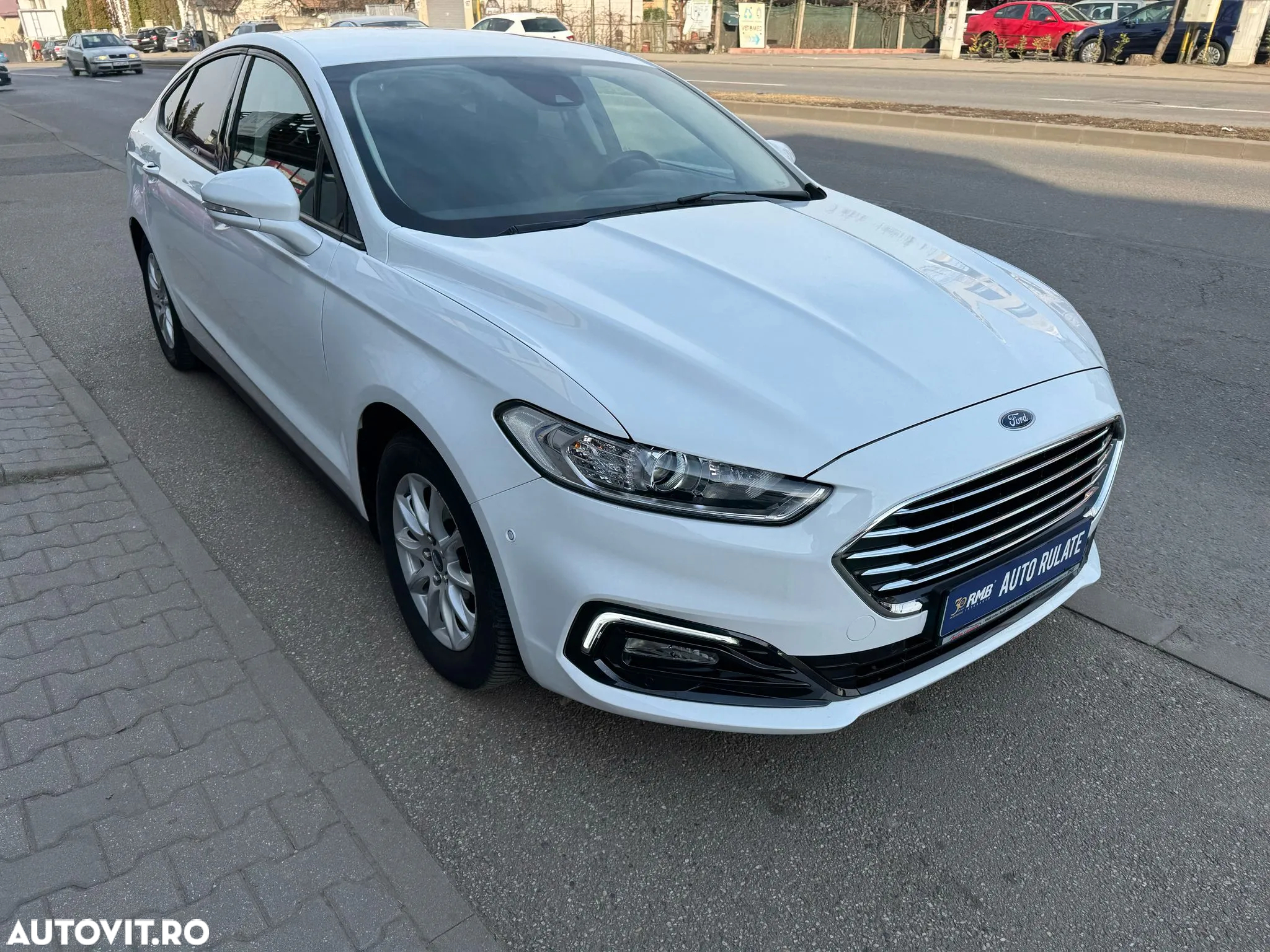 Ford Mondeo 2.0 TDCi Aut. Trend - 4