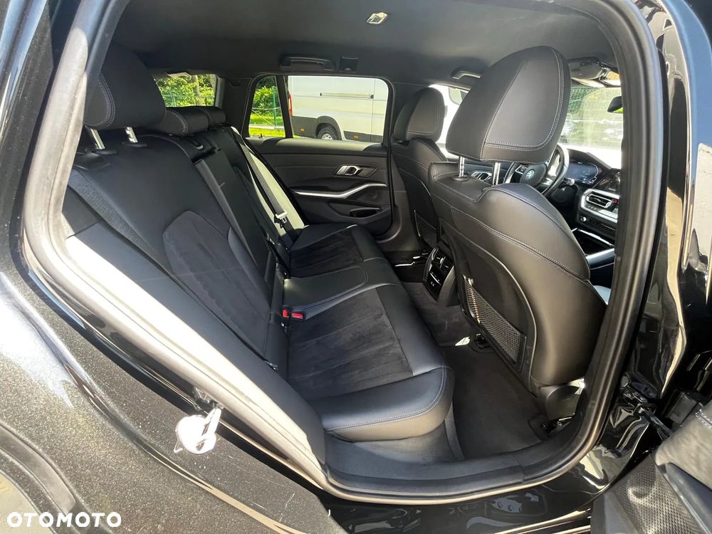 BMW Seria 3 330e M Sport sport - 4
