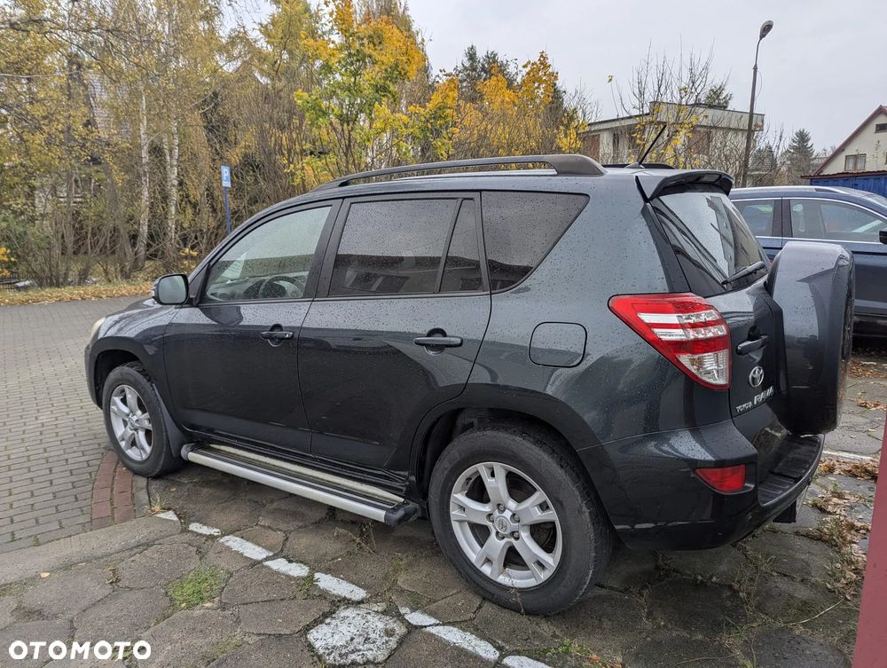 Toyota RAV4 ver-2-2-d--4d-sol - 4