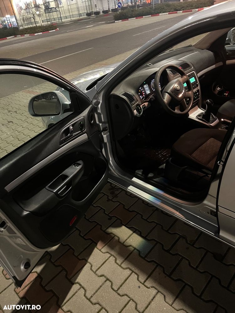 Skoda Octavia 2.0 TDI Ambiente - 8