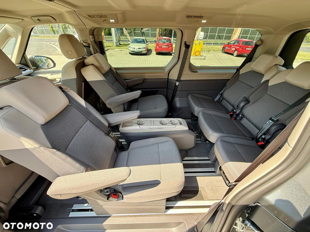 Volkswagen Multivan - 31