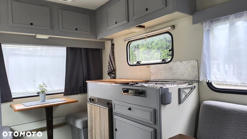 Inny RC Caravan Piccolo 320 - 13