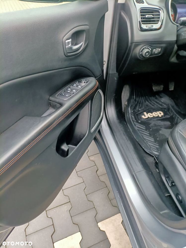 Jeep Compass - 13