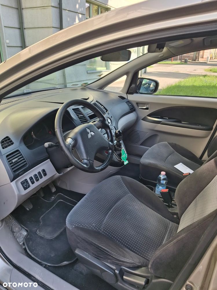 Mitsubishi Grandis 2.0 DID Instyle - 7