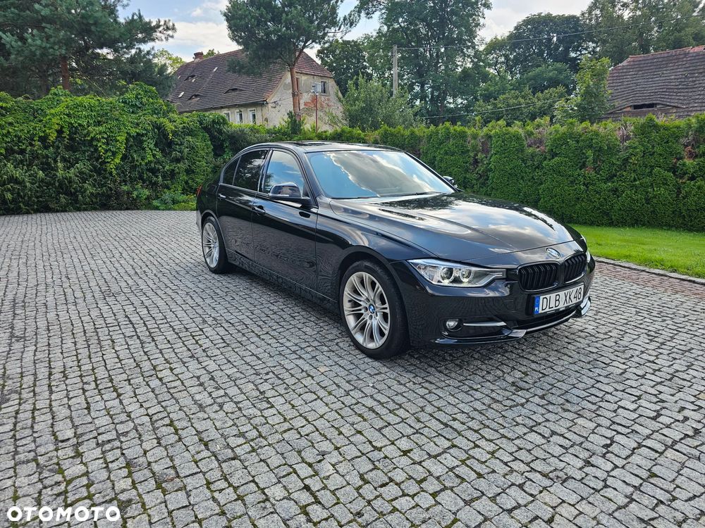 BMW Seria 3 328i xDrive Sport Line - 4