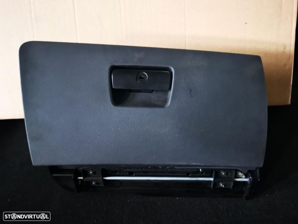 BMW E90 PORTA LUVAS PL016 - 1