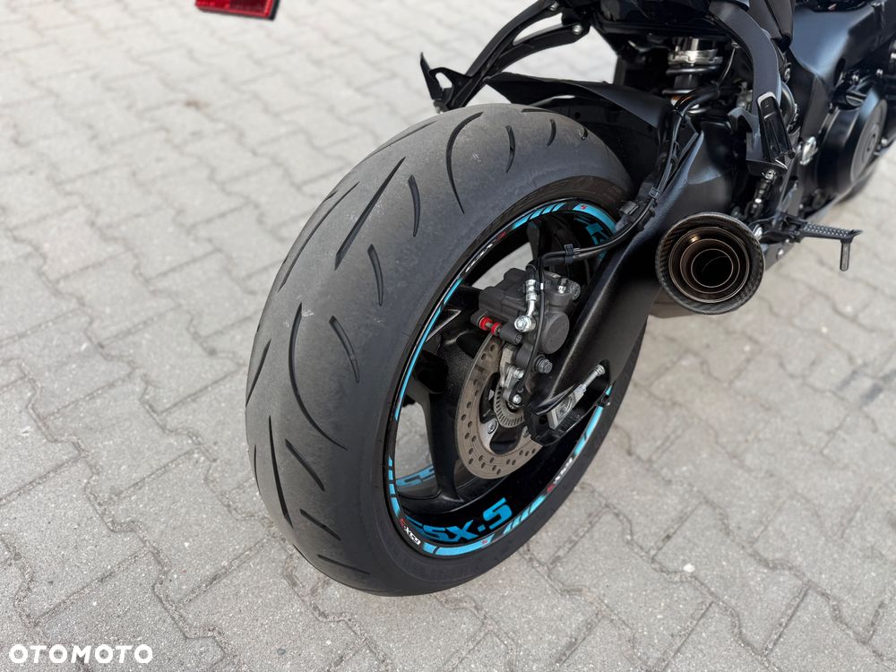 Suzuki GSX - 14