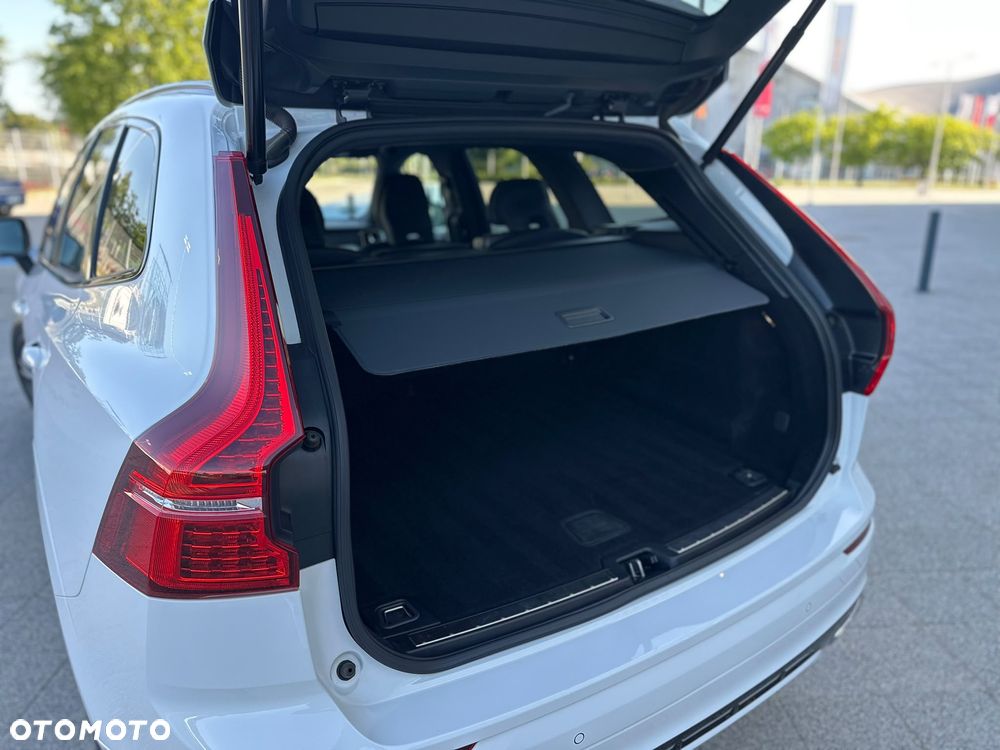 Volvo XC 60 B4 D AWD R-Design - 39
