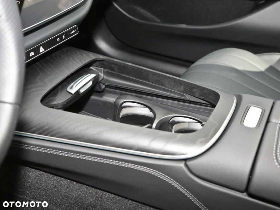Mercedes-Benz Klasa E 220 d mHEV 4-Matic AMG 9G-Tronic - 15