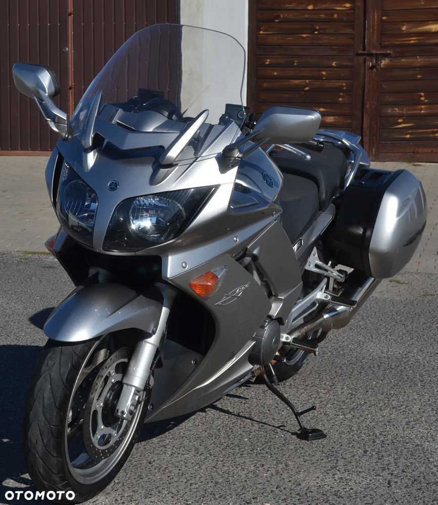 Yamaha FJR - 6
