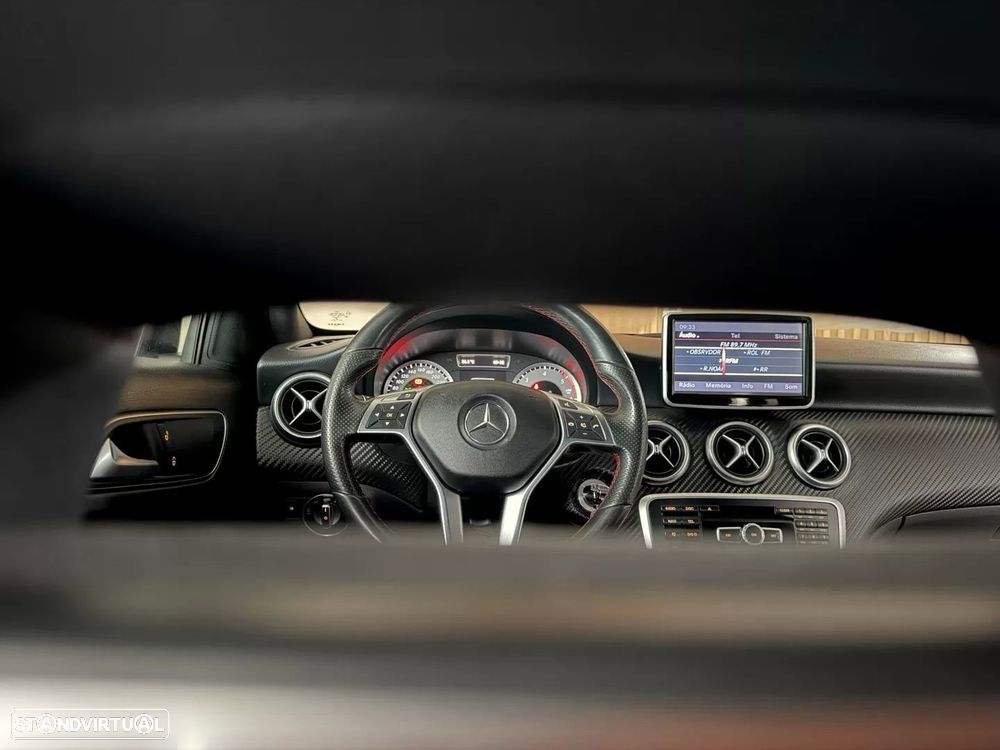 Mercedes-Benz A 180 d AMG Line - 42