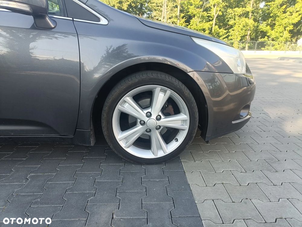 Toyota Avensis 2.0 D-4D Premium - 4