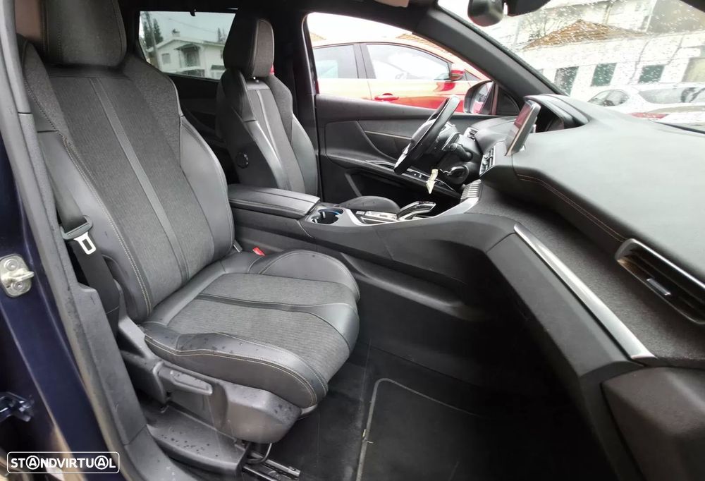 Peugeot 5008 1.2 PureTech Allure EAT8 - 19