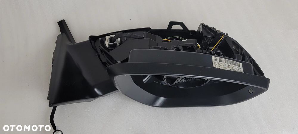 LUSTERKO PRAWE AUDI E-TRON 14PIN 4KL857410T - 2