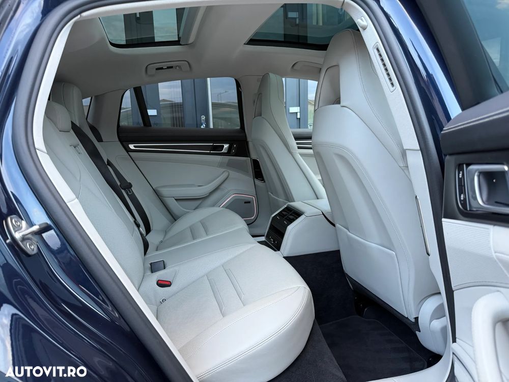 Porsche Panamera - 16