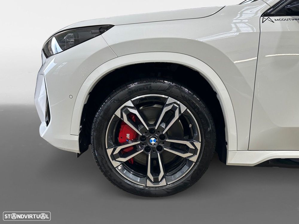 BMW iX1 eDrive20 Pack Desportivo M - 15