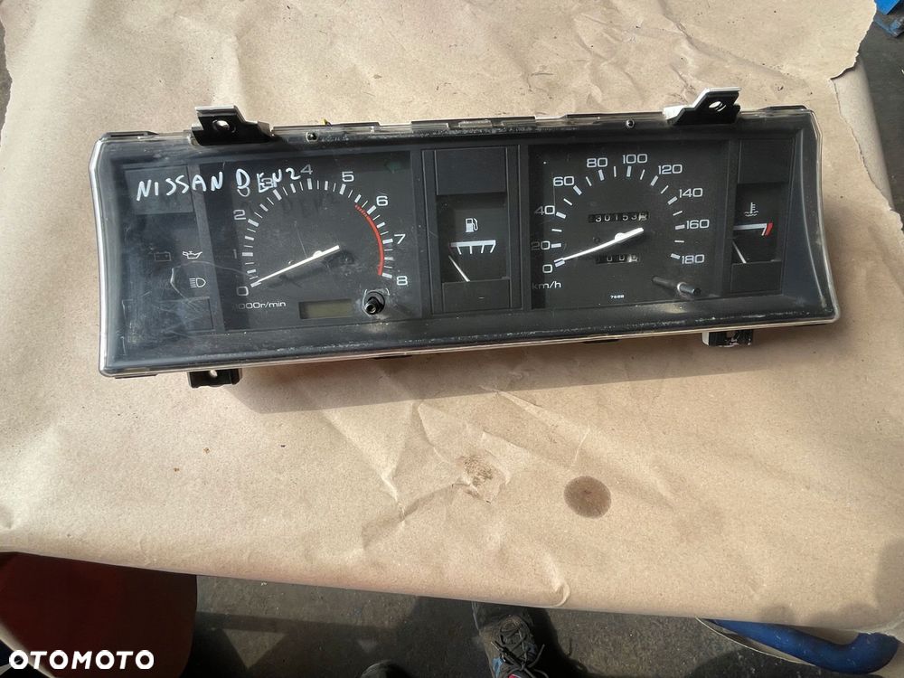 nissan pickup navara d21 2,4 b licznik