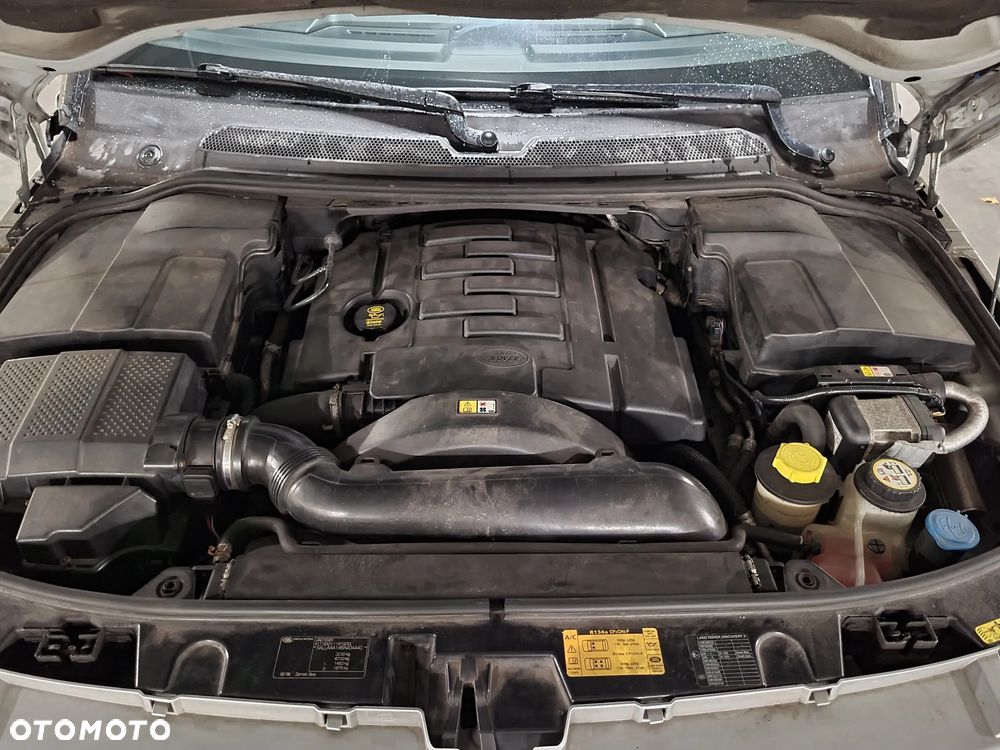 Land Rover Discovery IV 2.7D V6 HSE - 25